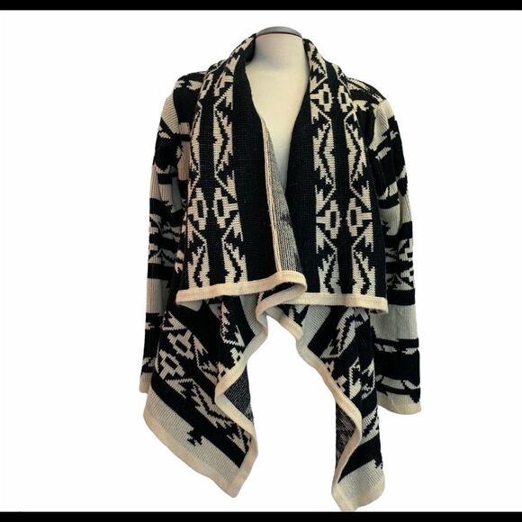 Moon collection black cream sweater size XL - Picture 6 of 6